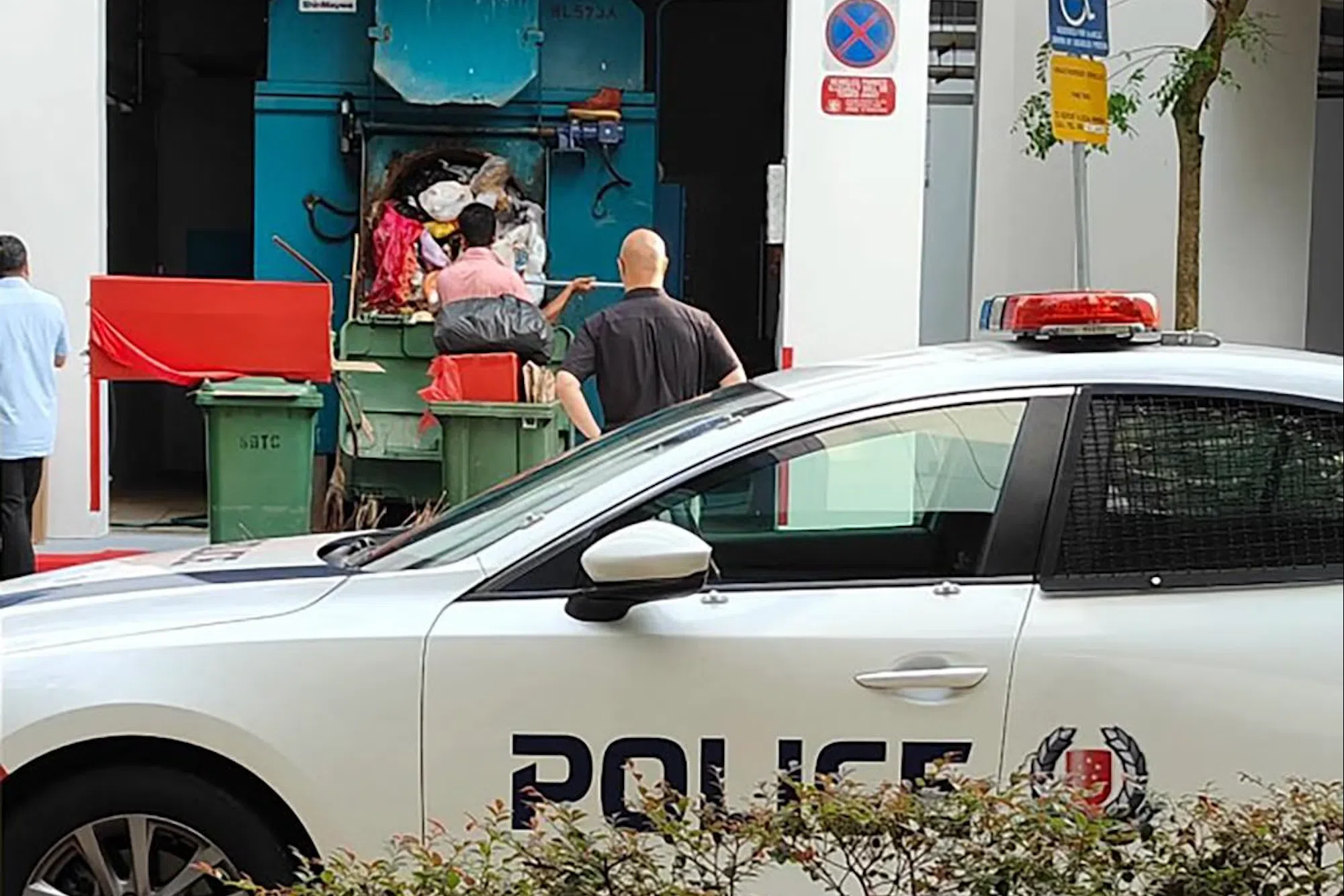 Girl, 17, arrested for allegedly cutting another girl with a knife in Woodlands